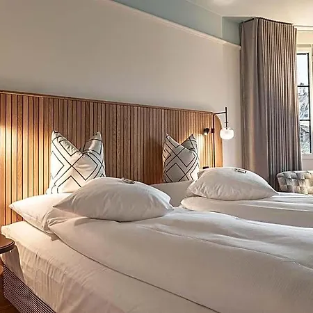 Western Hotel 4*